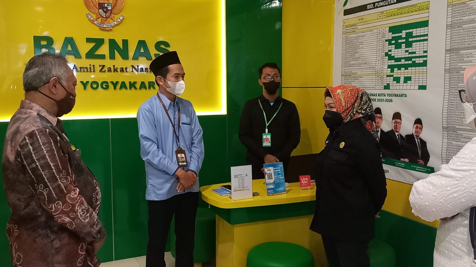 DEPUTI PELAYANAN PUBLIK KEMENTERIAN PANRB KUNJUNGI GERAI ZAKAT MPP BAZNAS KOTA YOGYAKARTA