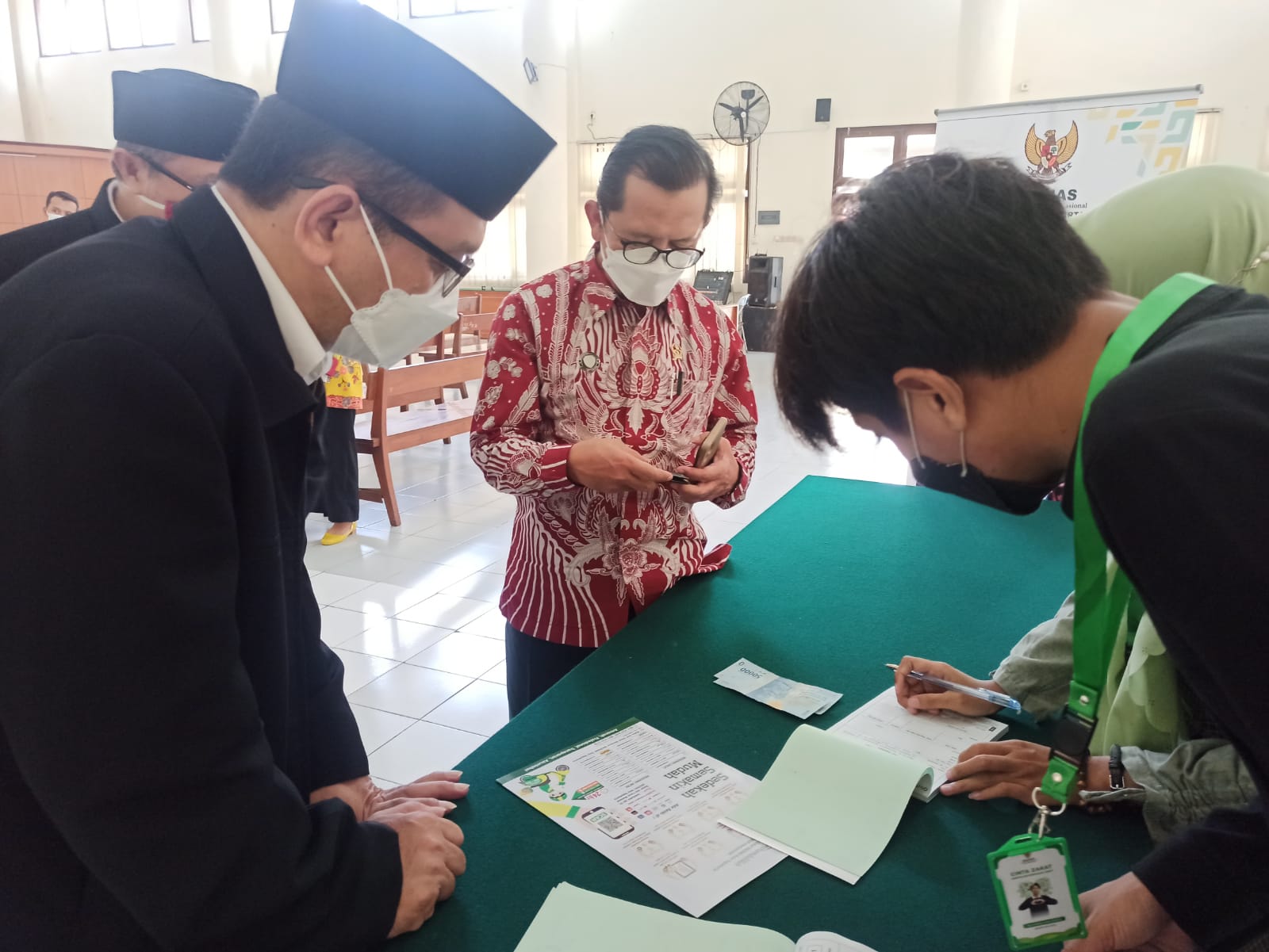 KETUA BAZNAS KOTA YOGYAKARTA KUKUHKAN PENGURUS UPZ PENGADILAN NEGERI YOGYAKARTA