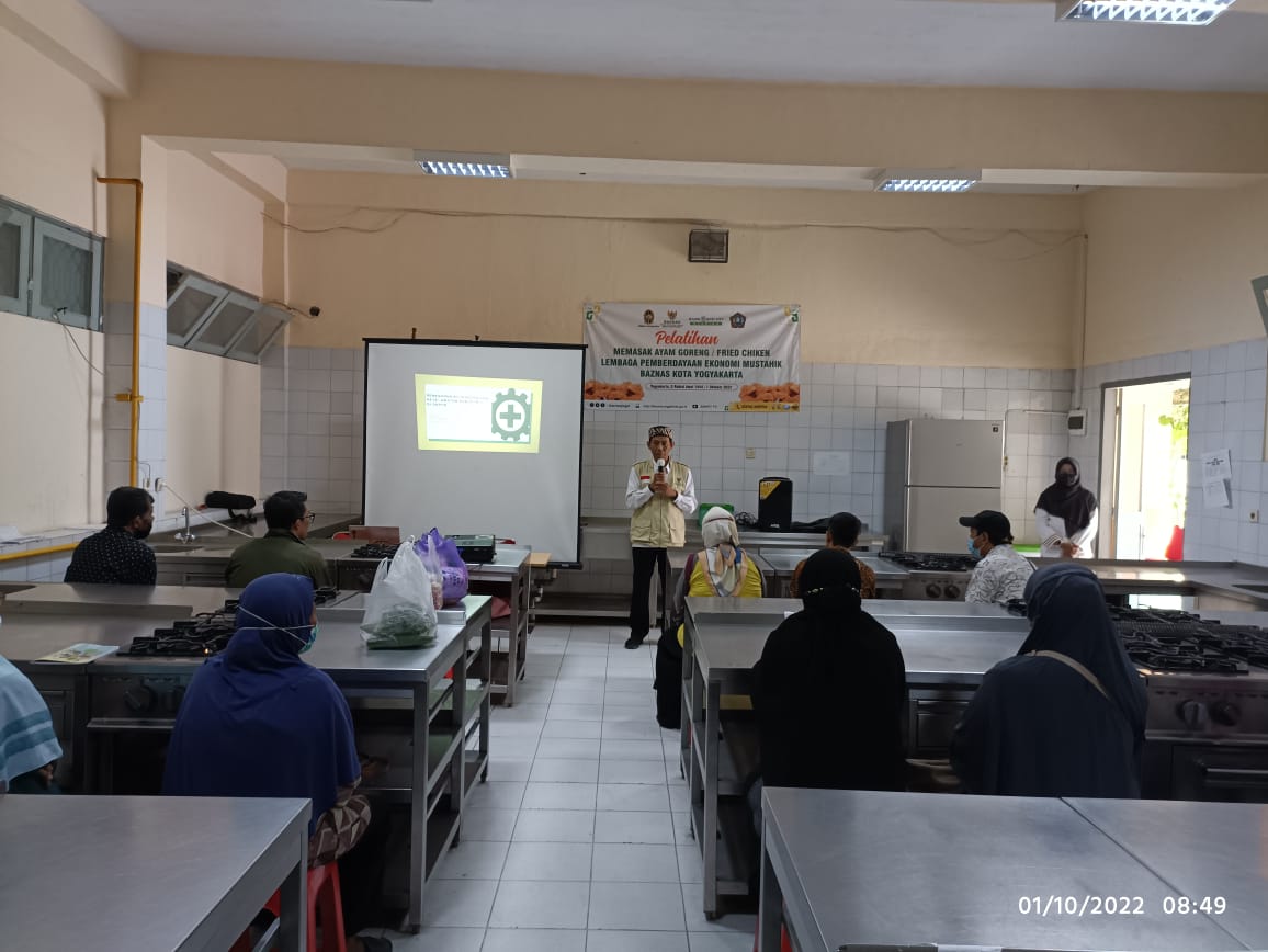 JAGA USAHA, LPEM BAZNAS KOTA YOGYAKARTA ADAKAN PELATIHAN FRIED CHICKEN