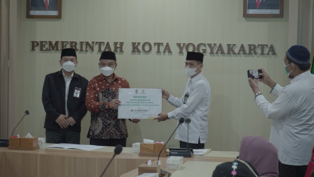 BAZNAS KOTA YOGYAKARTA BERIKAN REWARD BAGI KAFILAH KOTA YOGYAKARTA MAJU MTQ TINGKAT NASIONAL