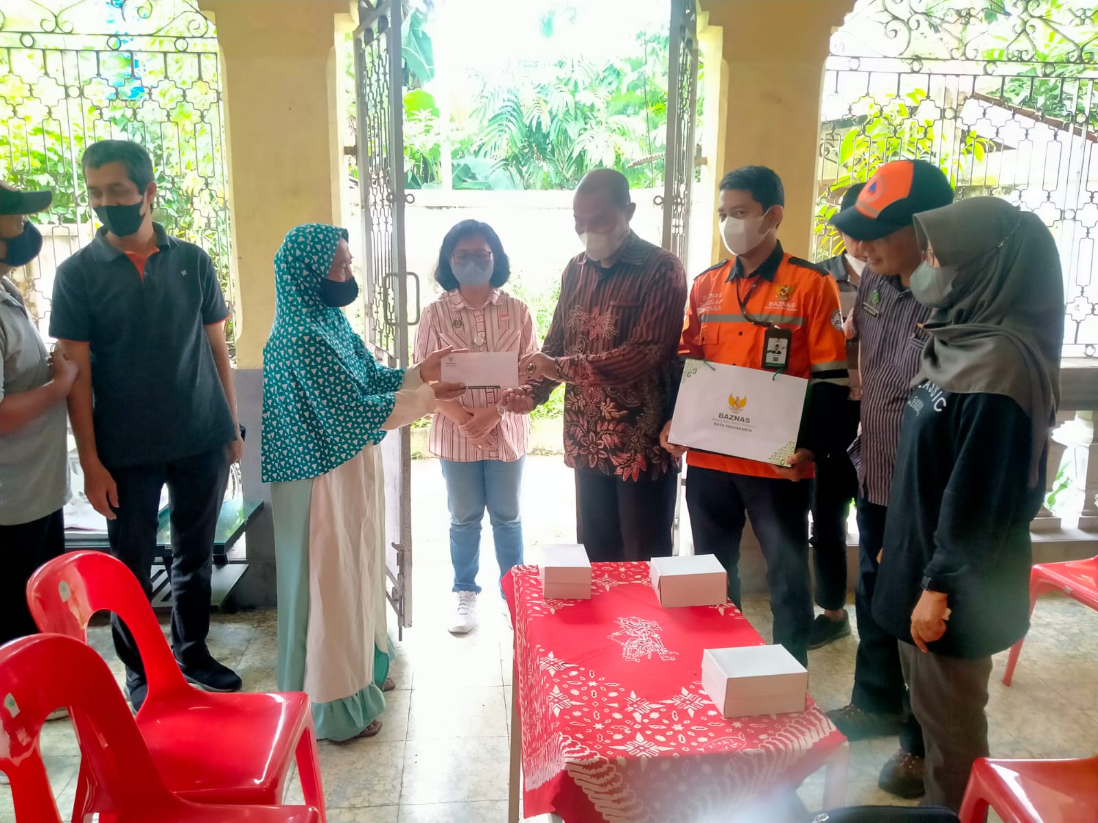 BAZNAS KOTA YOGYAKARTA BANTU WARGA TERDAMPAK MUSIBAH ANGIN RIBUT