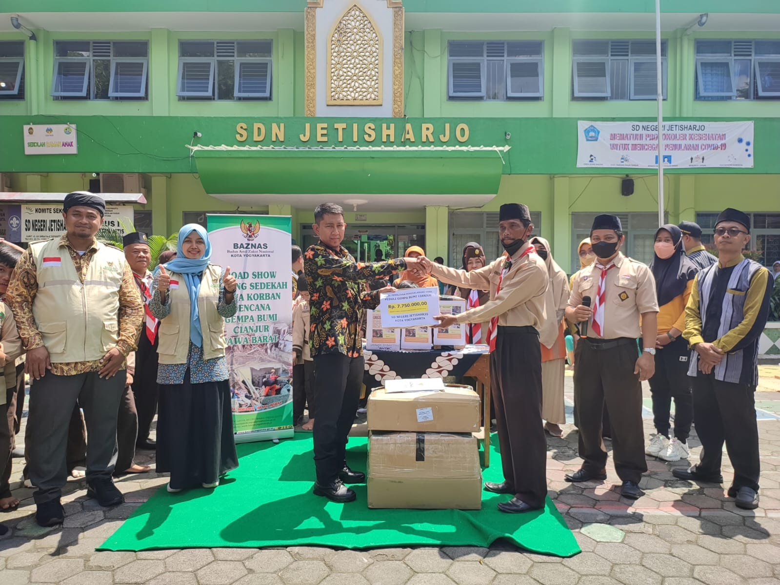 MENEBAR HIKMAH MUSIBAH DENGAN BERKISAH AGAR GEMAR SEDEKAH