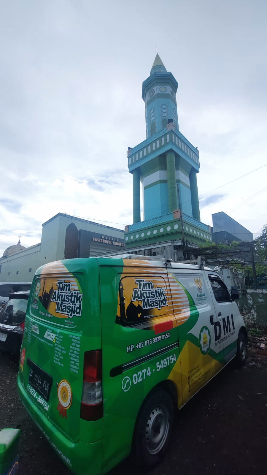 TIM AKUISTIK BAZNAS KOTA YOGYAKARTA LAKUKAN PERBAIKAN SOUND SYSTEM MASJID FASTABIKHUL KHOIROT DAN AN NIDA' SMPN 4 YOGYAKARTA