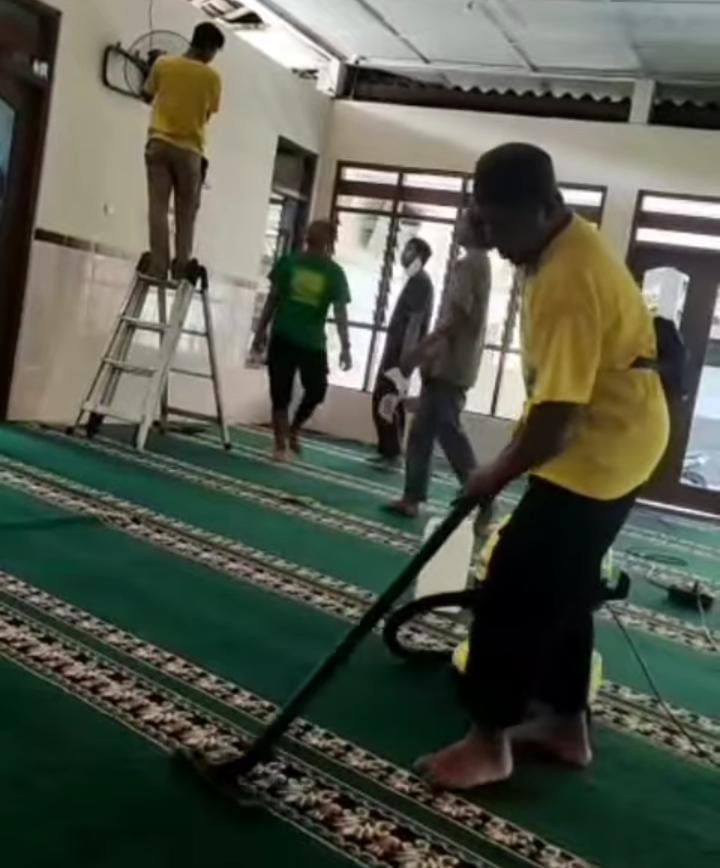 H-16 RAMADHAN, TIM BERSIH-BERSIH BAZNAS KOTA YOGYAKARTA RAMPUNGKAN 24 MASJID/MUSHOLA.