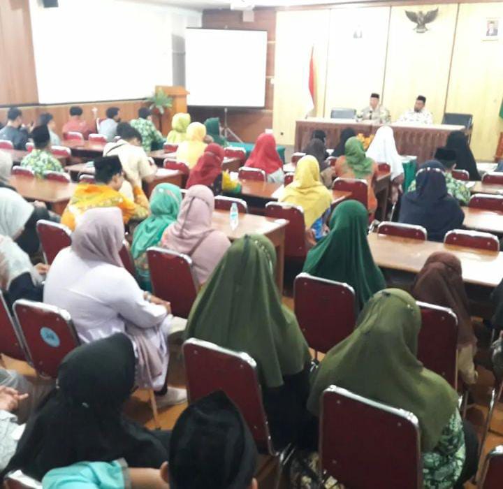 BAZNAS KOTA YOGYAKARTA SERAHKAN HADIAH BAGI SISWA BERPRESTASI BIDANG AGAMA