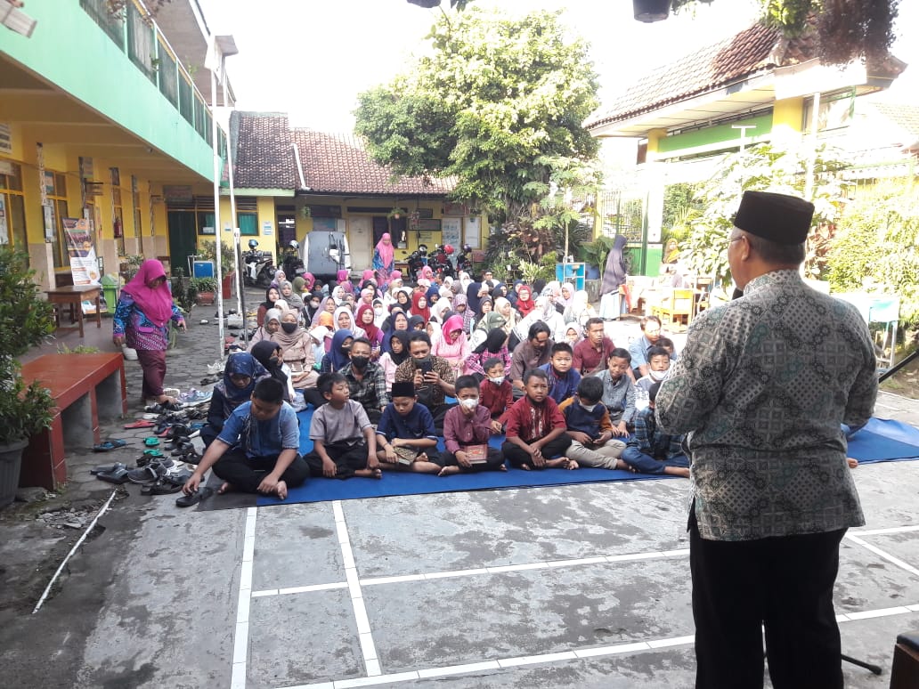 PENGAJIAN DI SDN TAMANSARI 3 DENGAN PEMATERI DARI BAZNAS KOTA YOGYAKARTA