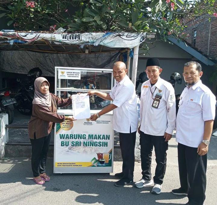 BAZNAS KOTA YOGYAKARTA BERIKAN BANTUAN PEMBERDAYAAN EKONOMI MUSTAHIK