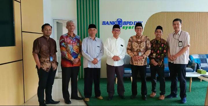 BAZNAS KOTA YOGYAKARTA LAKUKAN KUNJUNGAN SILATURRAHMI KE BANK BPD DIY SYARIAH