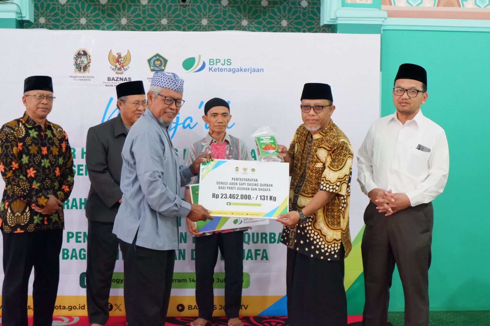 BAZNAS Kota Yogyakarta Bagikan 131 Kg/665 Pack Abon Daging Qurban Untuk Panti Asuhan, Rumah Tahfidz dan Dhuafa