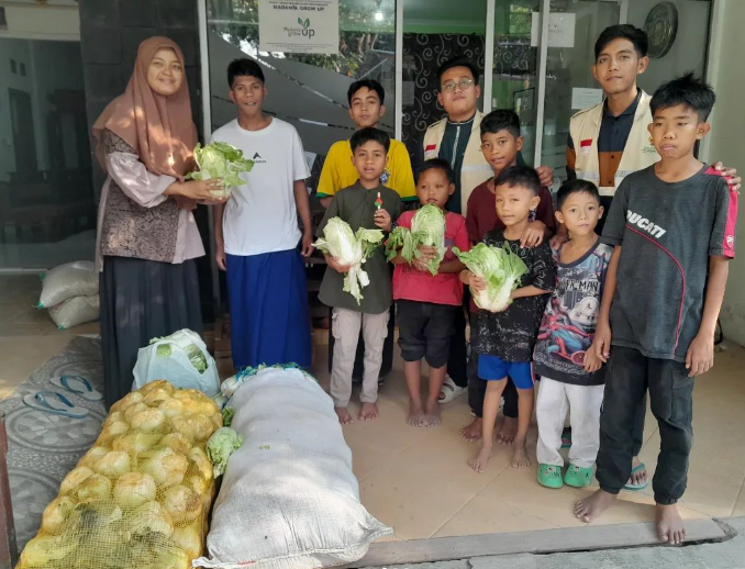 BAZNAS Kota Yogyakarta Bagikan 800 Kg Sayuran Untuk Pondok Pesantren