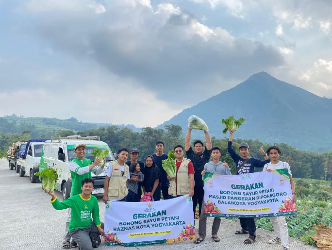 Nglarisi Petani, BAZNAS Kota Yogyakarta dan Masjid Diponegoro Balaikota Yogyakarta Borong 2,3 Ton Sayuran