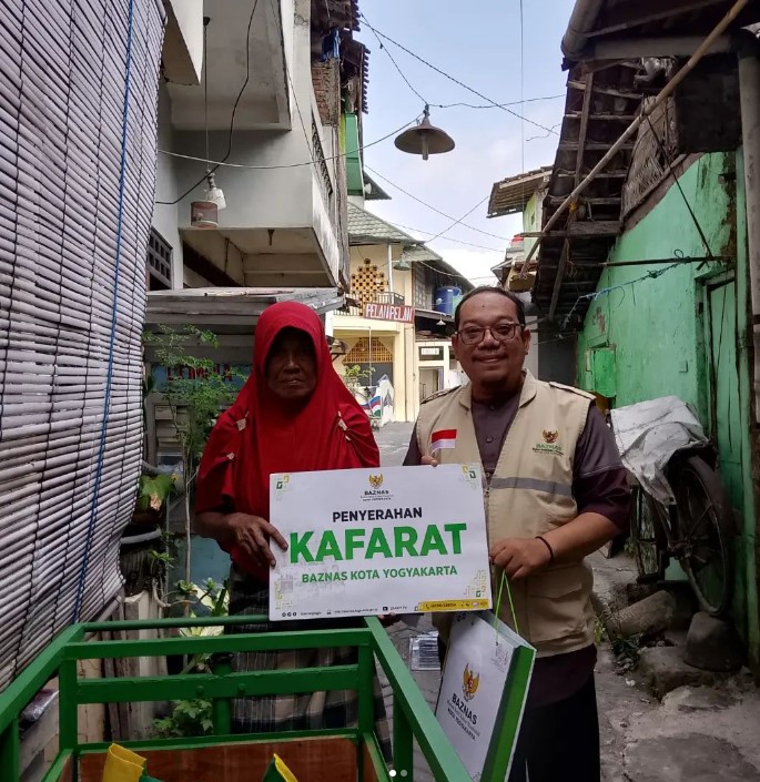 BAZNAS Kota Yogyakarta Serahkan Bantuan Sarana Kerja Dan Paket Bahan Makan