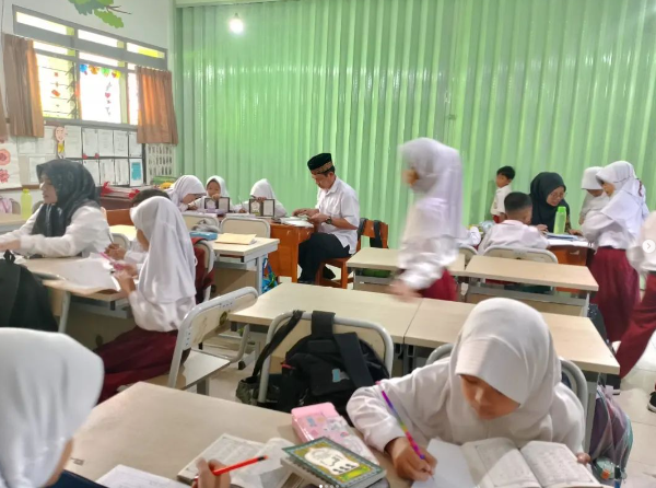 Ananda Sholeh Sholehah Siswa SD Negeri Jetis 1 Ikuti Madrasah Al Qur'an (MDA) BAZNAS Kota Jogja