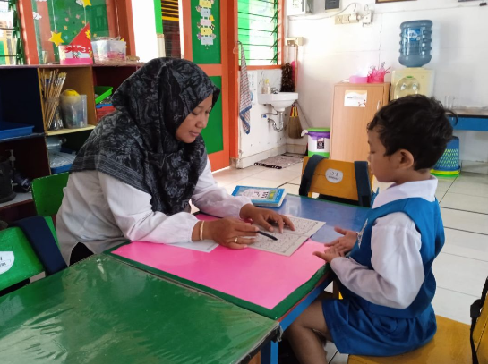 Ananda Sholeh Sholehah Siswa TK Negeri Pembina Kota Yogyakarta, Mengikuti Belajar Membaca Huruf Al Qur'an metode Iqra, program Madrasah Al Qur'an (MDA) BAZNAS Kota Jogja