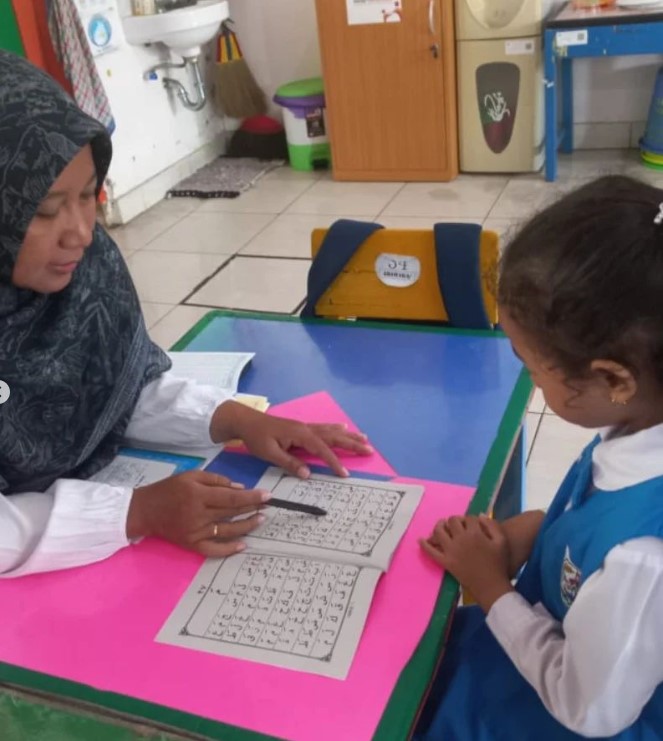 Ananda Sholeh Sholehah Siswa TK Negeri Pembina Yogyakarta Khusuk dan Ceria Mengikuti Kegiatan MDA